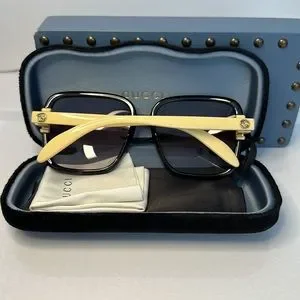 Gucci | Accessories | Gucci Oversized Authentic Gg66s 004  display picture 3